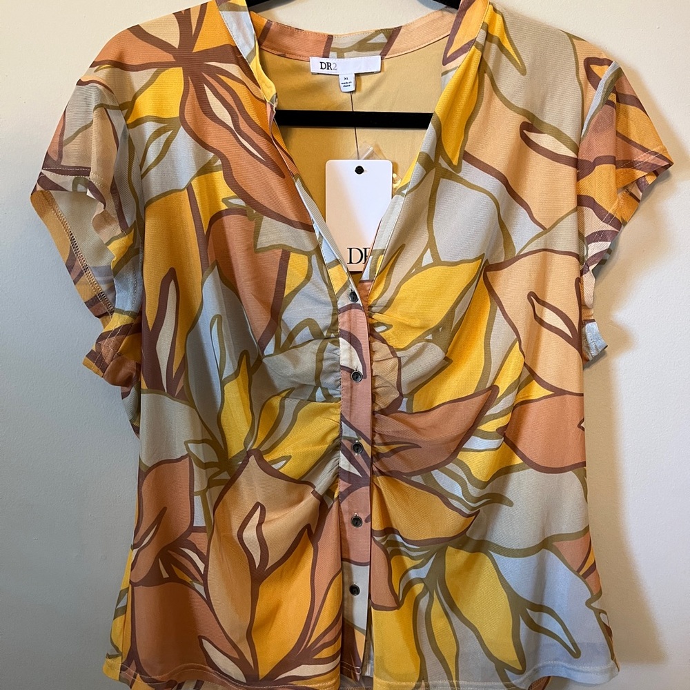 DR2 Yellow Tan Short Sleeve Button Down Shirt
